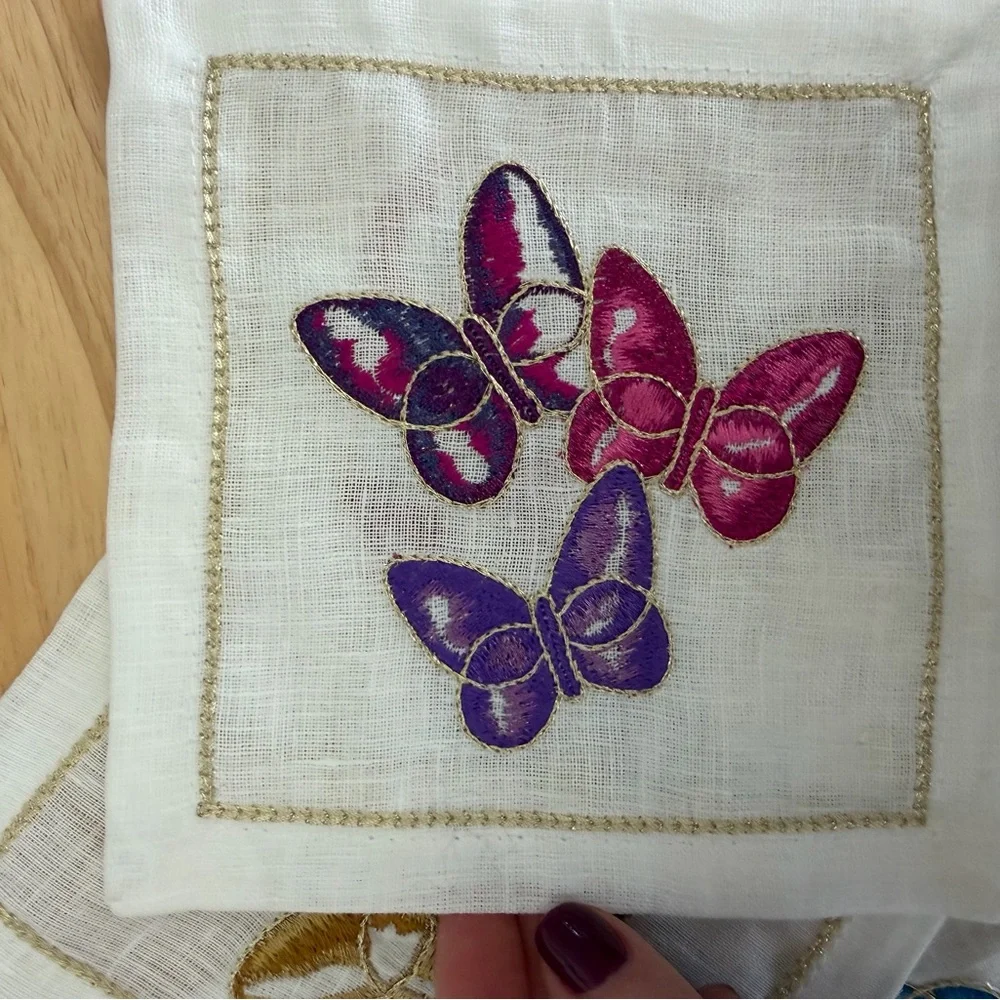 Kim Seybert White Cocktail Napkins with Multicolor Embroidered Butterflies - Picture 5 of 12
